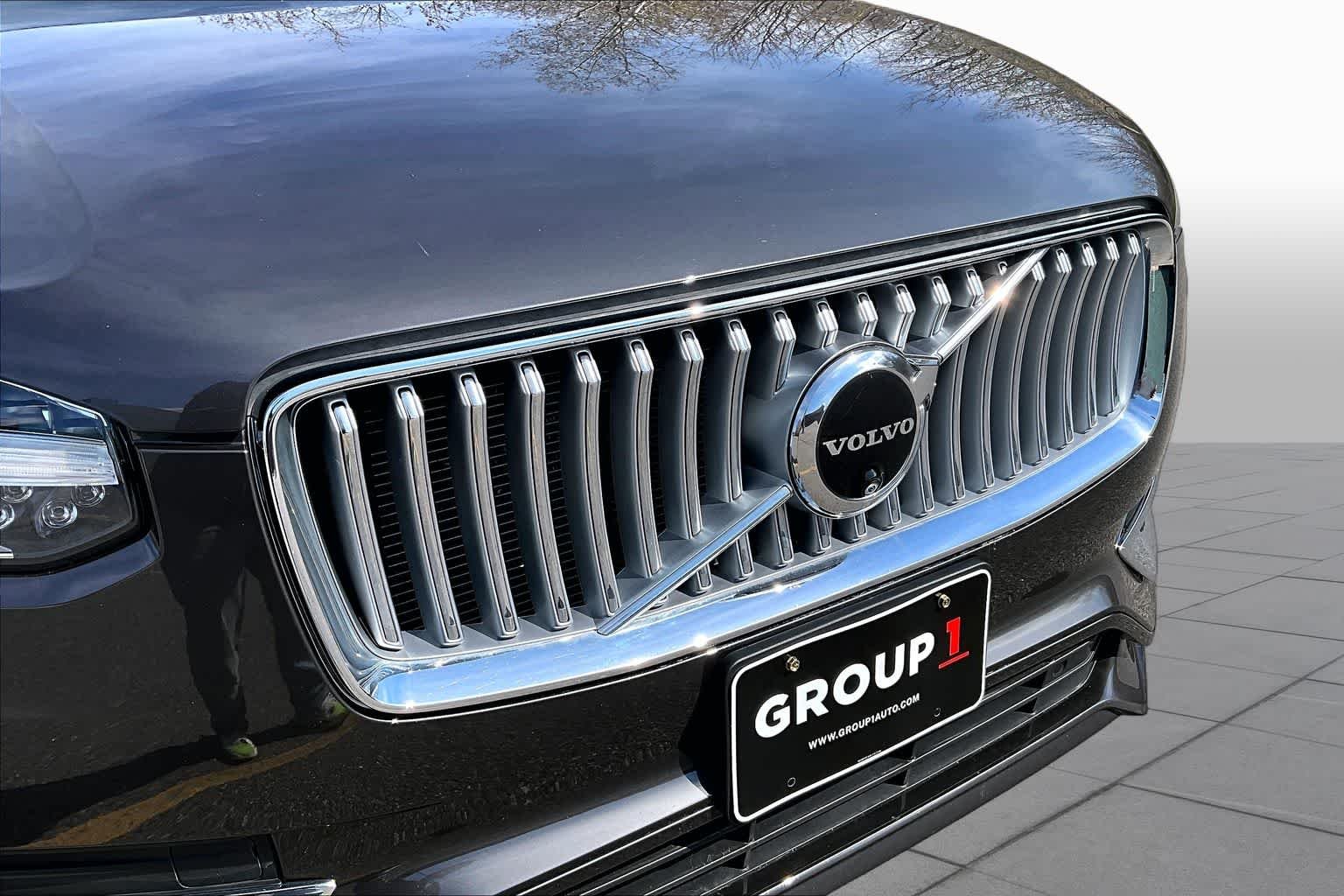 Used 2024 Platinum Grey Metallic Volvo Plus image 32