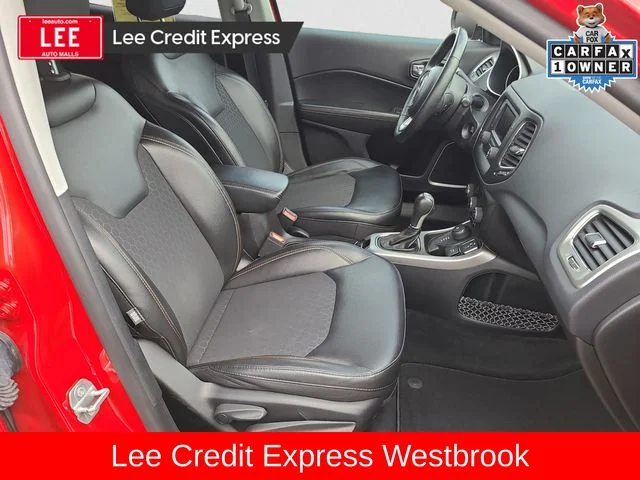 Used 2018 Redline Pearlcoat Jeep Latitude image 15