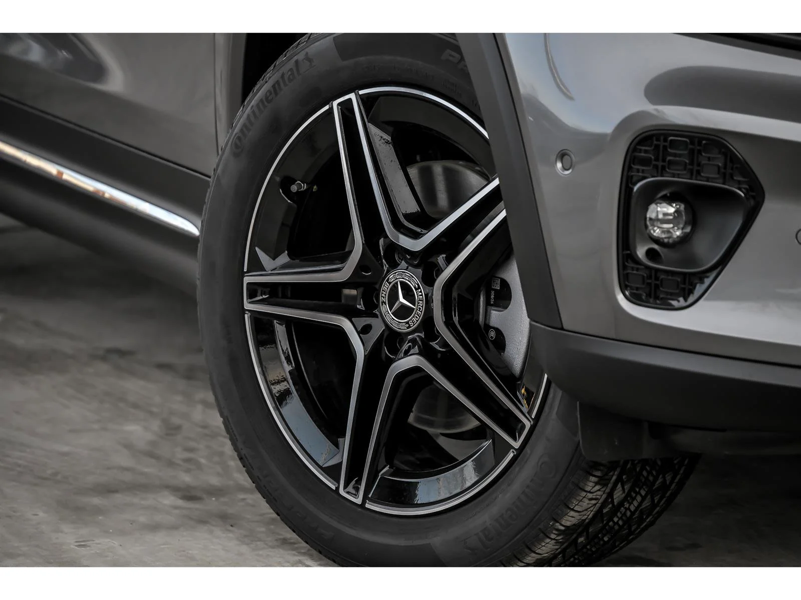 New 2026 Mountain Grey Metallic Mercedes-Benz GLB 250 image 30