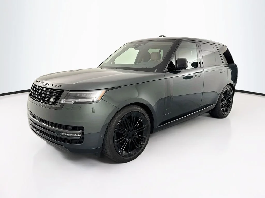 Used 2026 Green Land Rover SE image 1
