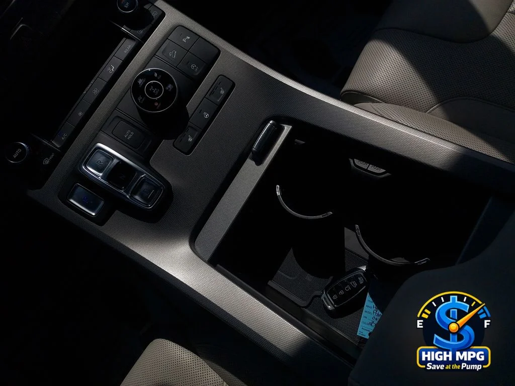 Used 2022 Black Hyundai SEL image 14