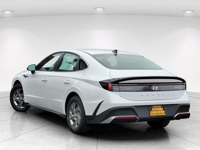 New 2026 White Hyundai SE image 30