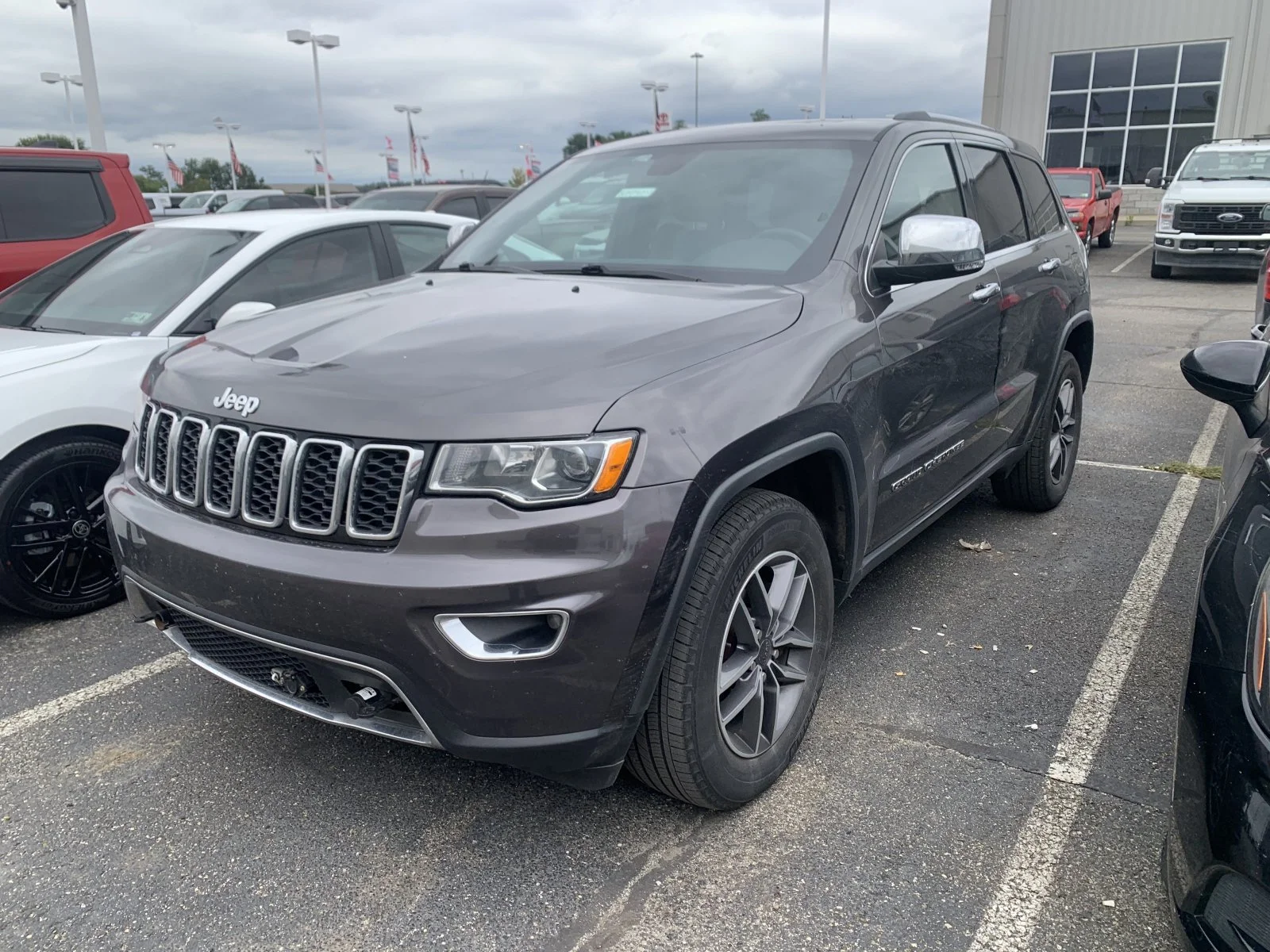 Used 2020 Gray Jeep Limited 4x4 image 5