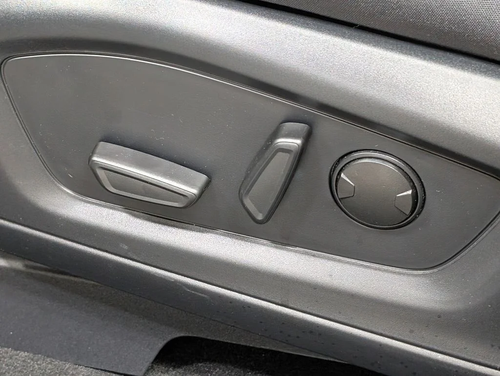 New 2026 Space White Metallic Ford Active image 9