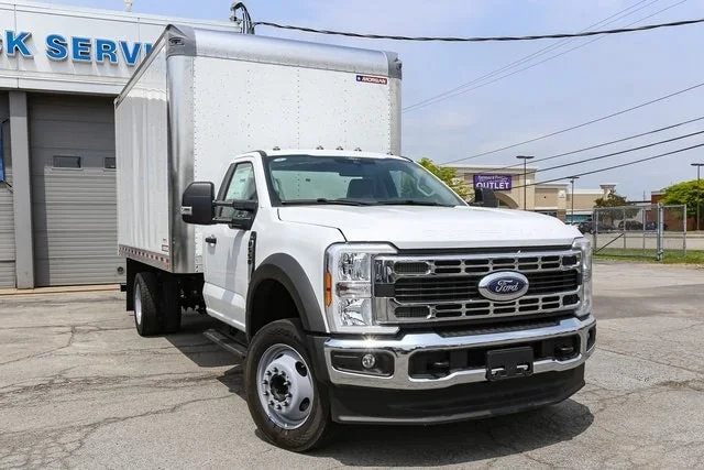 New 2025 Oxford White Ford XL image 3