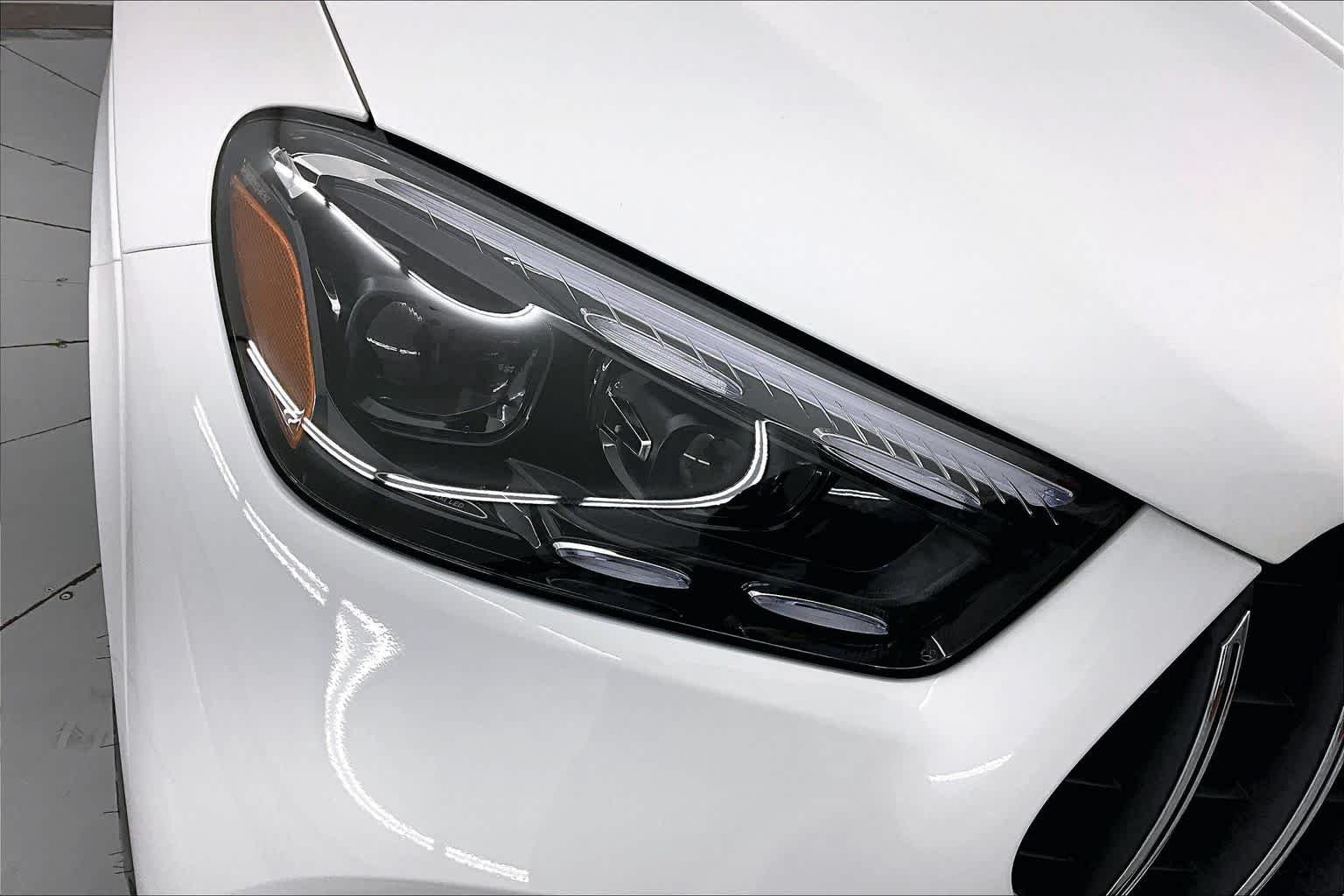 New 2026 MANUFAKTUR Moonlight White Metallic Mercedes-Benz AMG® GLE 63 S 4MATIC+ Coupe image 21