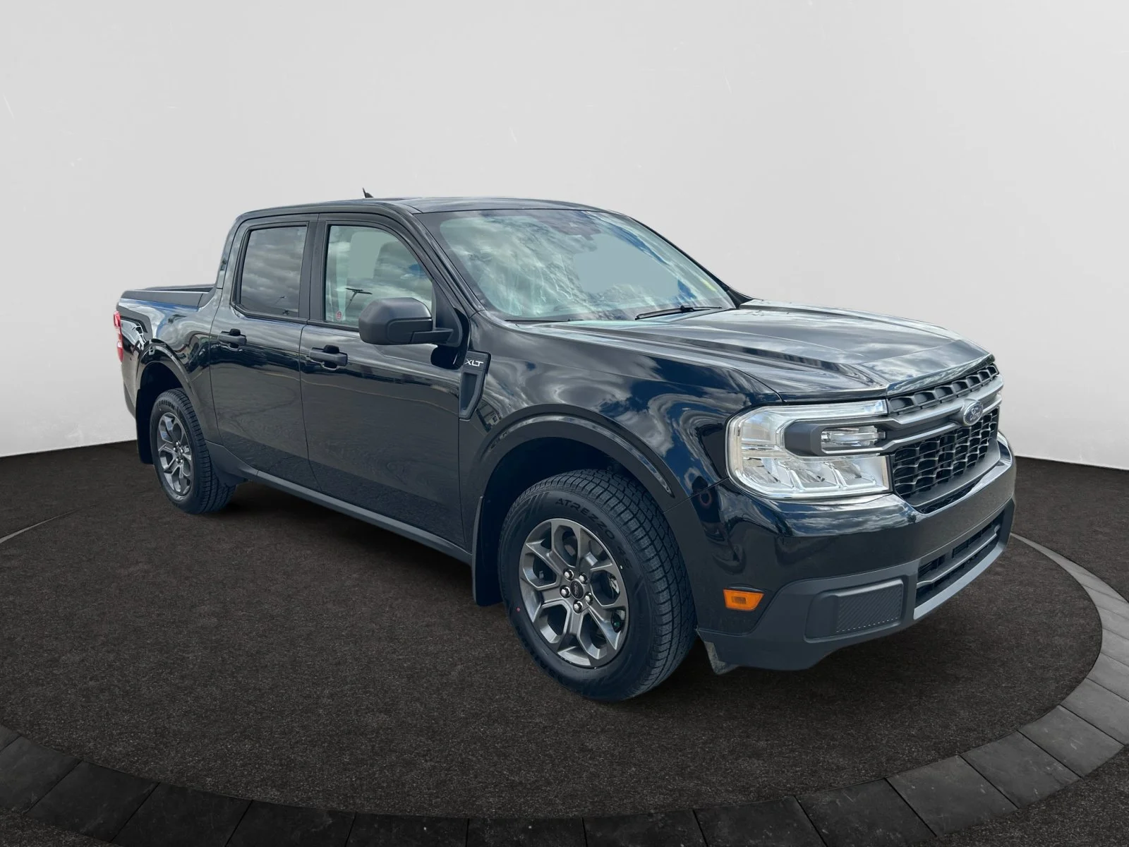 Used 2022 BLACK Ford XLT SuperCrew   AWD image 7
