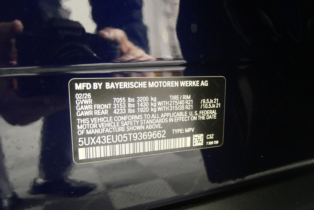 New 2026 Tanzanite Blue II Metallic BMW xDrive50e image 25