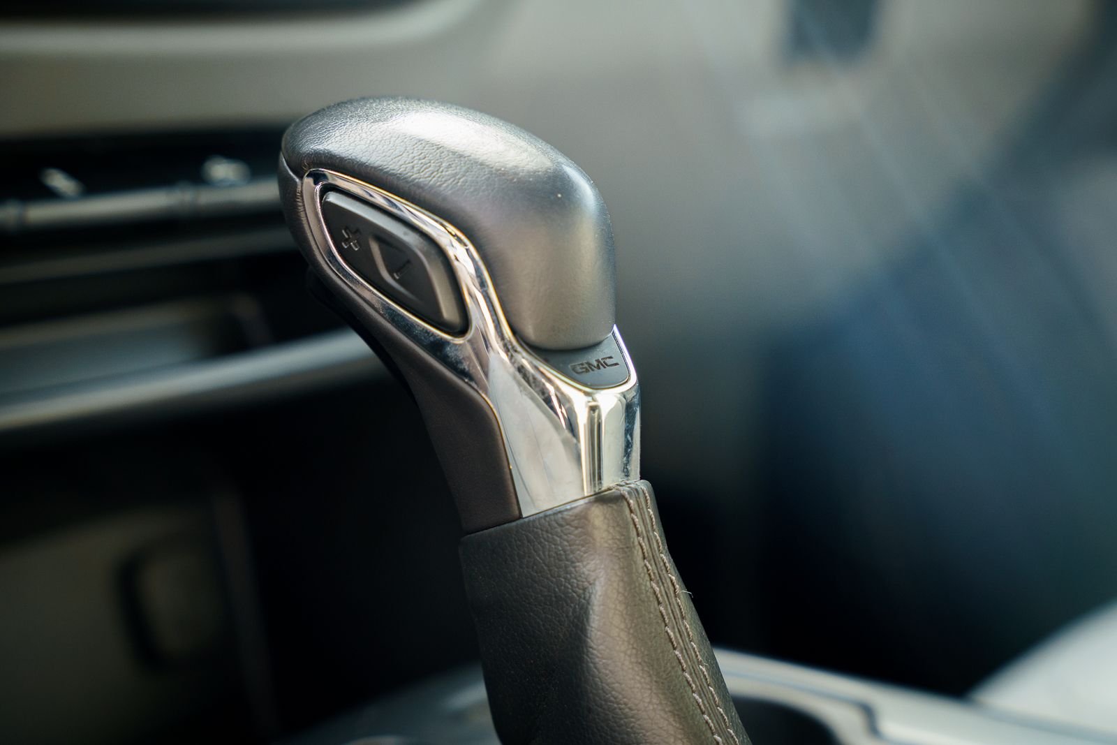 Used 2022 Gray GMC Elevation Standard image 30