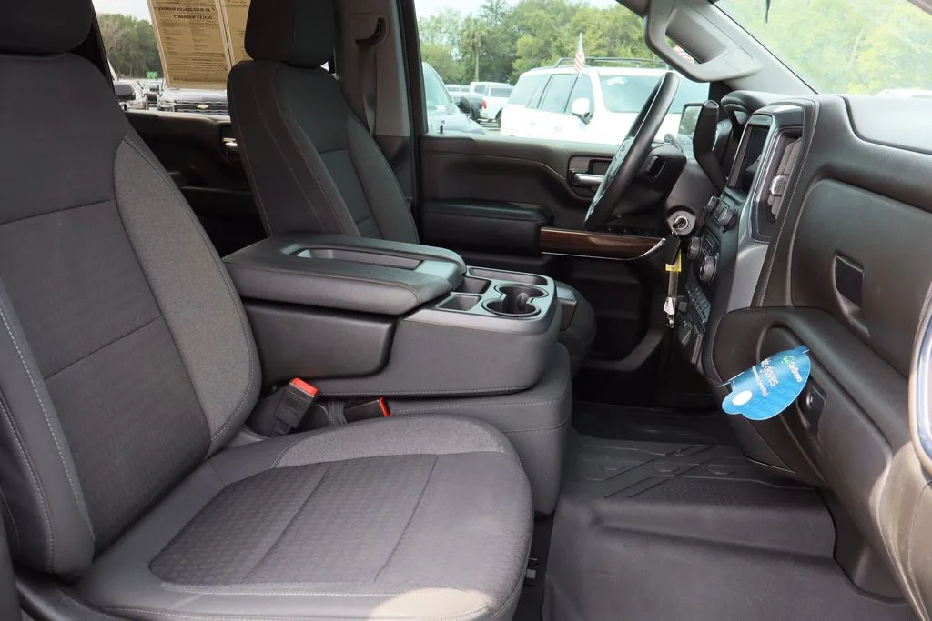 Used 2022 White Chevrolet LT image 27