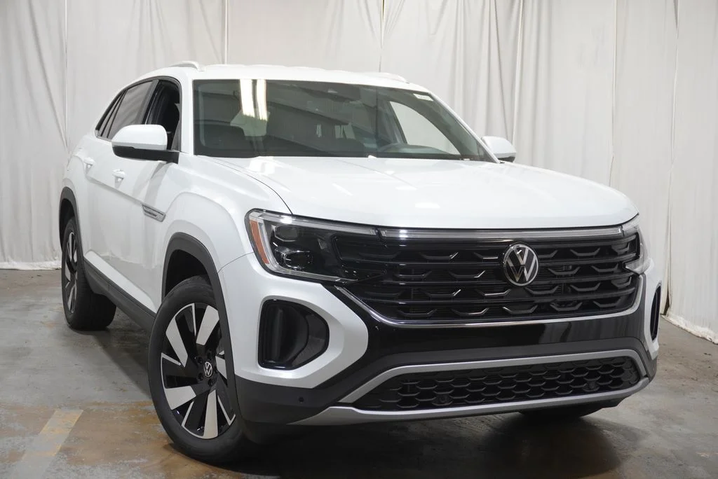 New 2026  Volkswagen SE w/Technology image 4