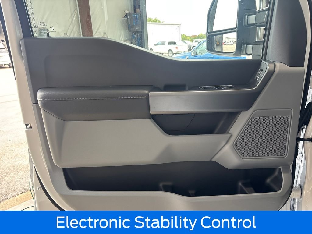 New 2026 Oxford White Ford F-250® XL image 39