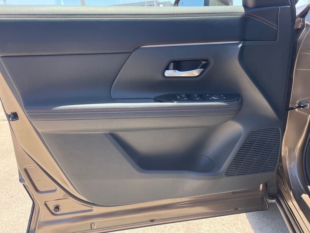 Used 2025 Brown Nissan SR image 10
