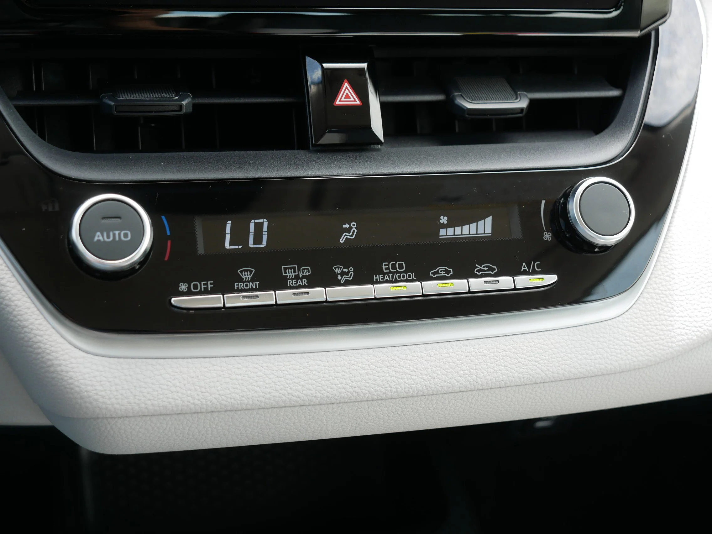 Used 2023 Ice Cap Toyota Hybrid LE image 23