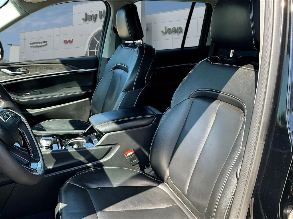 Used 2023 Black Jeep Limited image 22