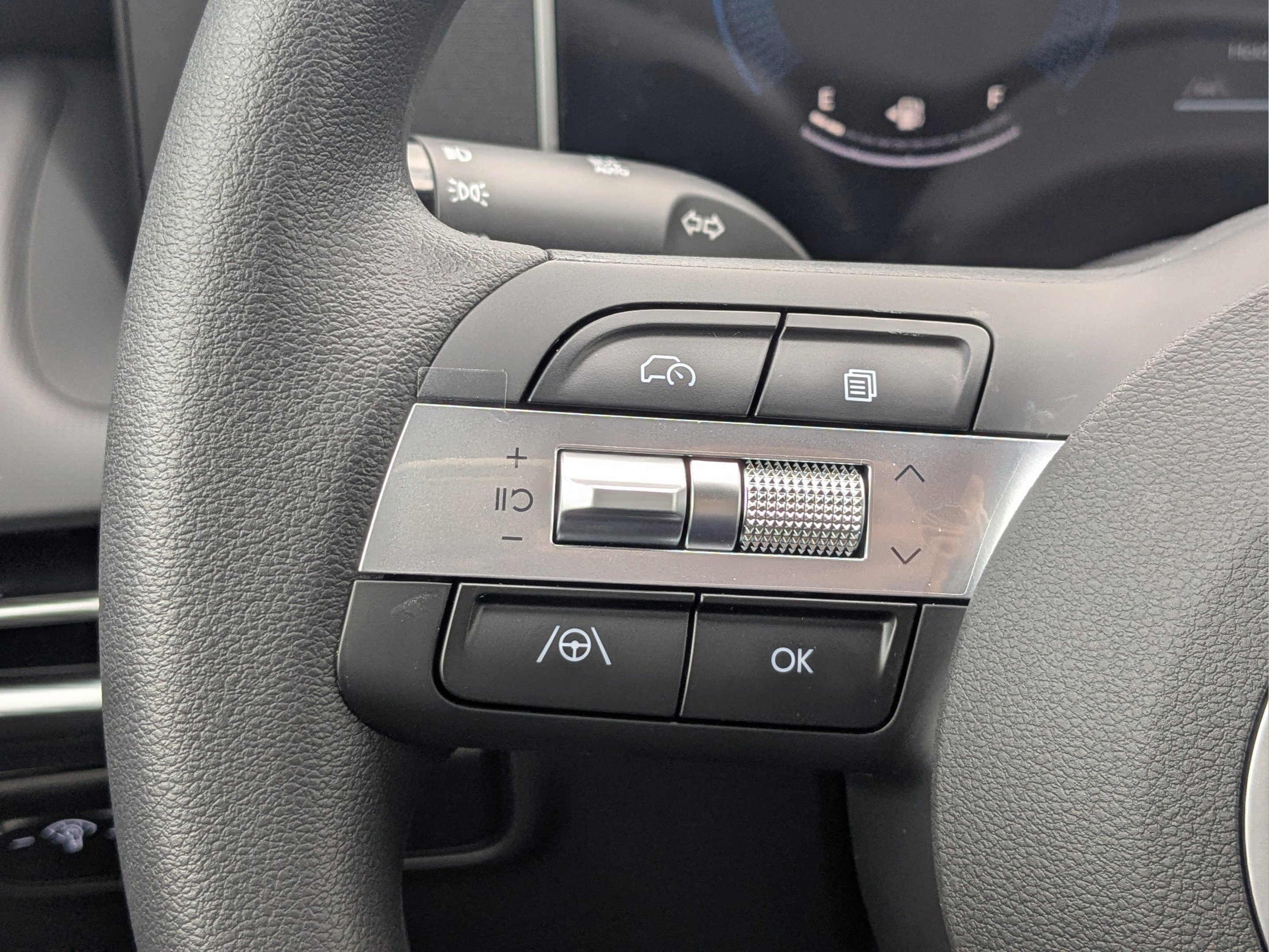 New 2026 Hampton Gray Hyundai SEL AWD image 28