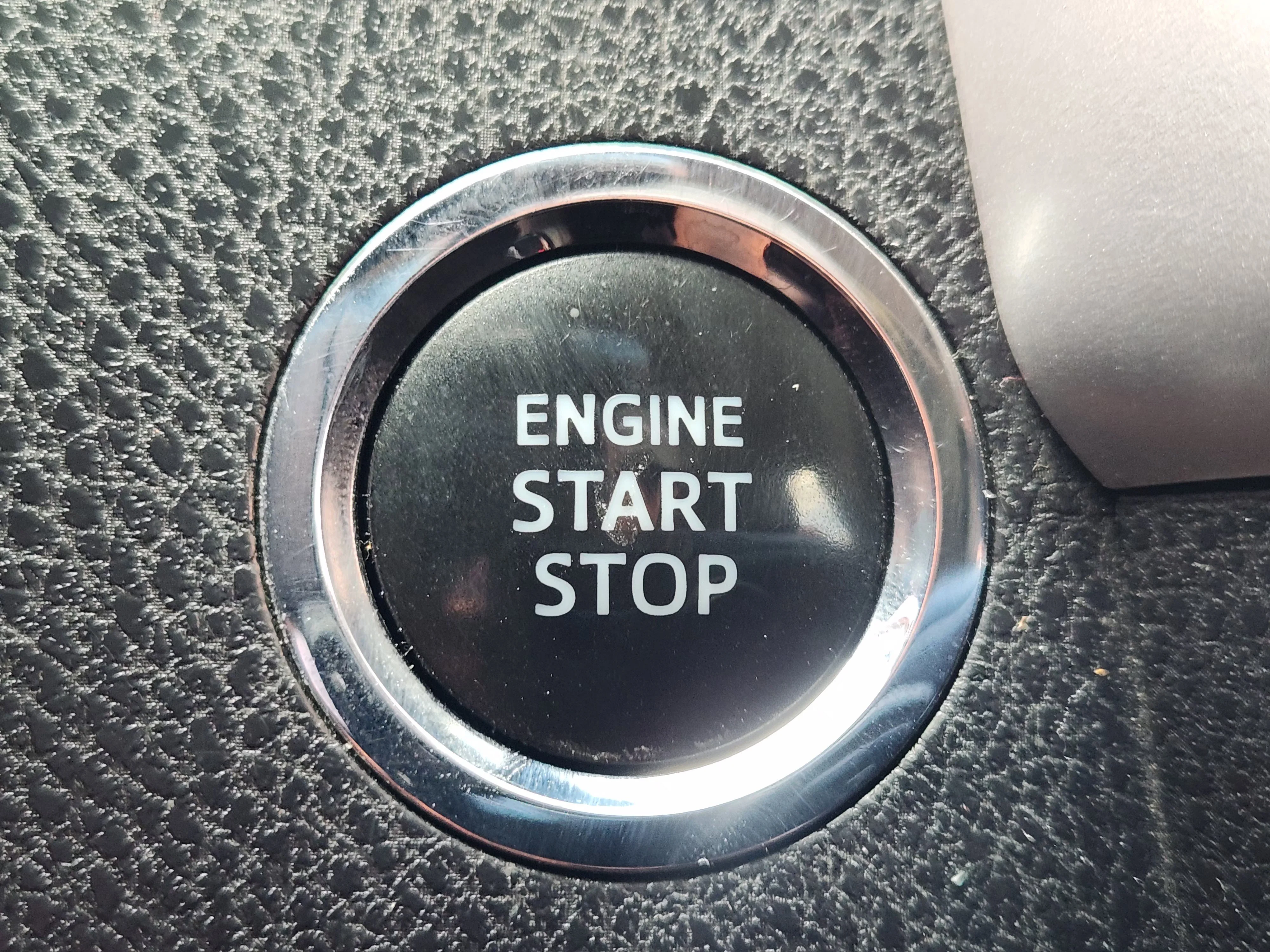 Used 2017 White Toyota XLE image 22
