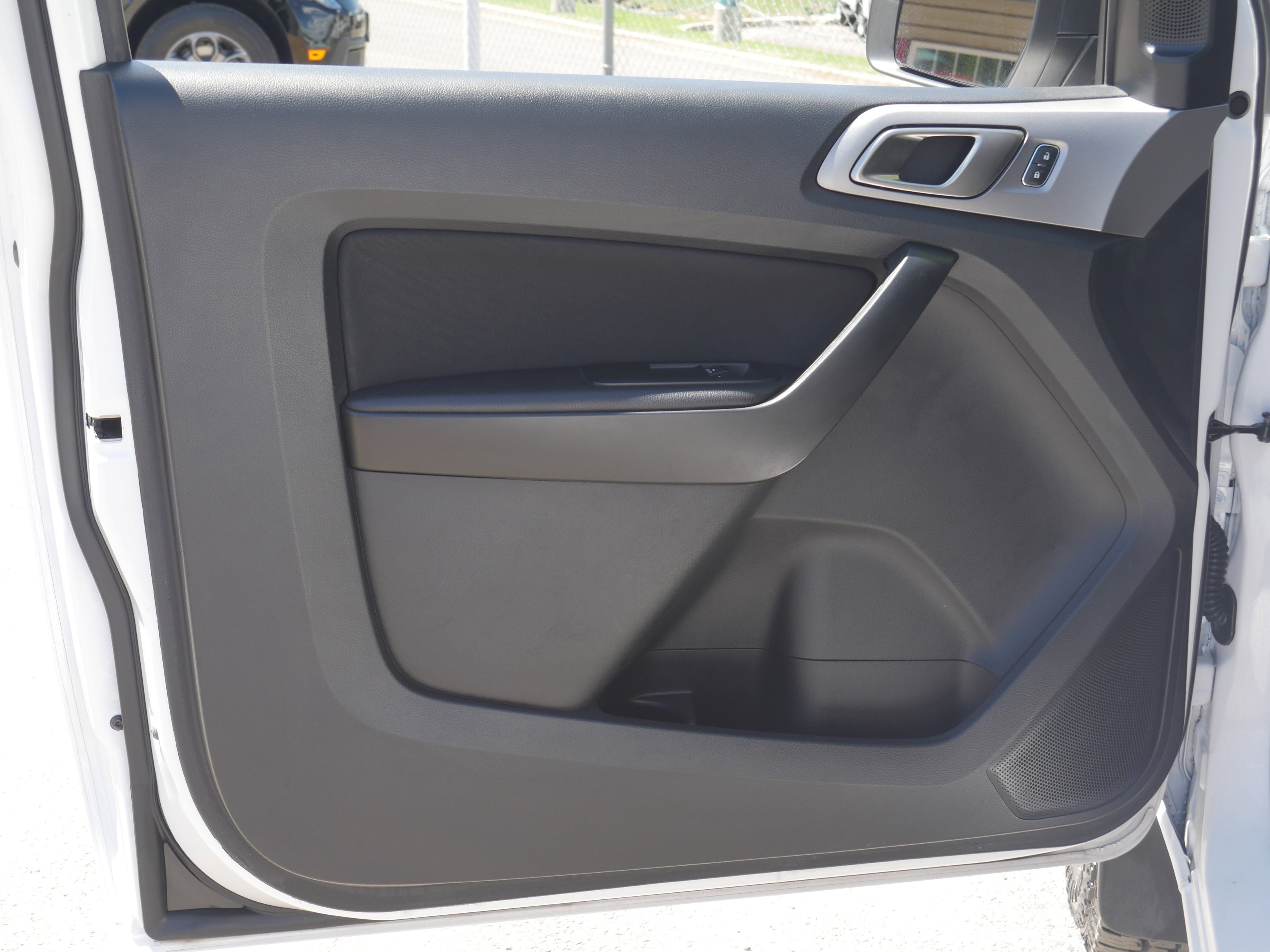 Used 2019 Oxford White Ford XLT image 32