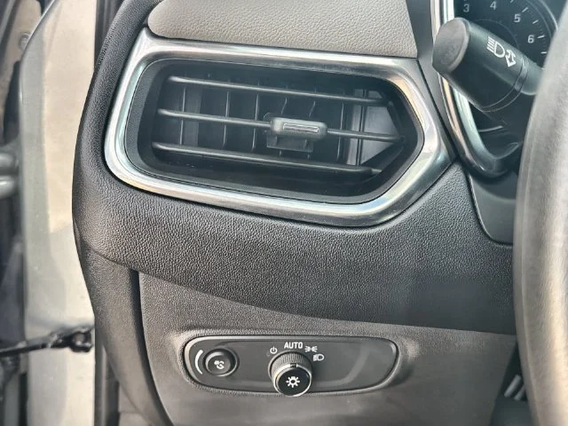 2023 Chevrolet Equinox LT - Photo 17
