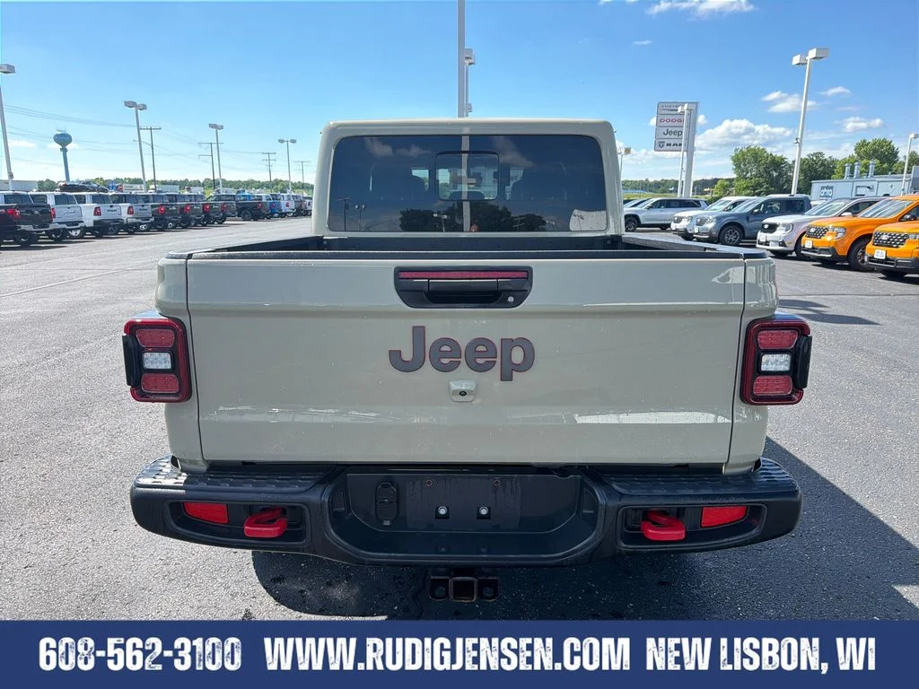 Used 2022 Beige Jeep Rubicon image 4