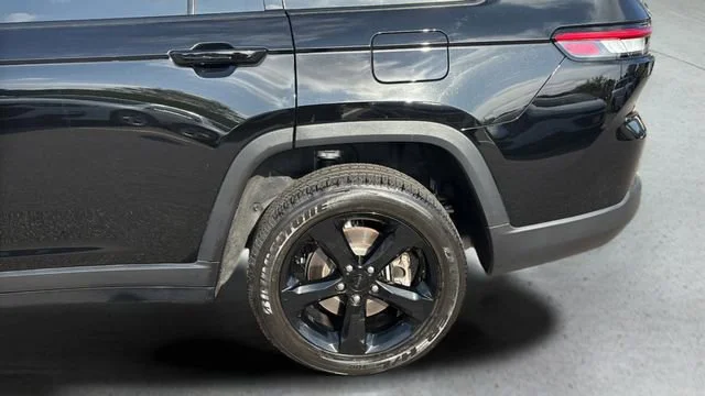 Used 2024 Black Jeep Altitude X 4x4 image 34