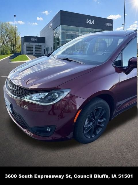 Used 2020 Red Chrysler Launch Edition image 2