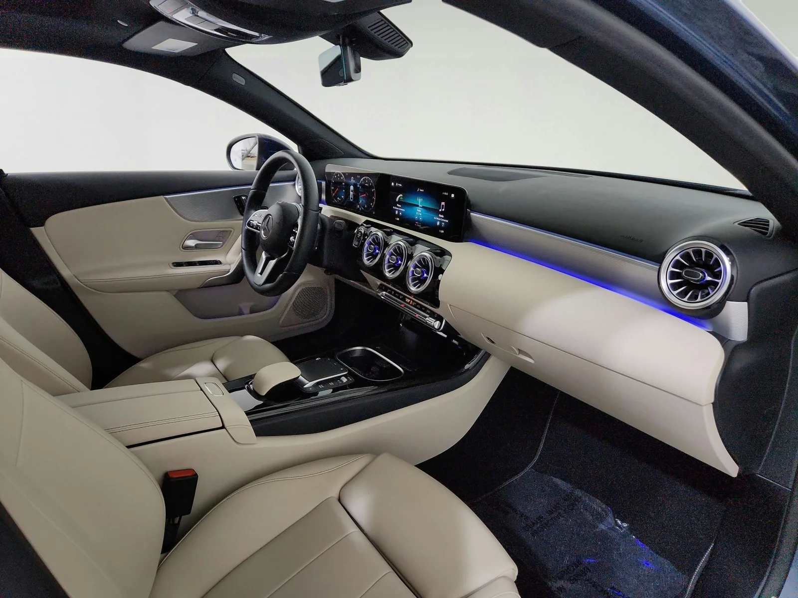Used 2022 Denim Blue Metallic Mercedes-Benz A 220 image 29