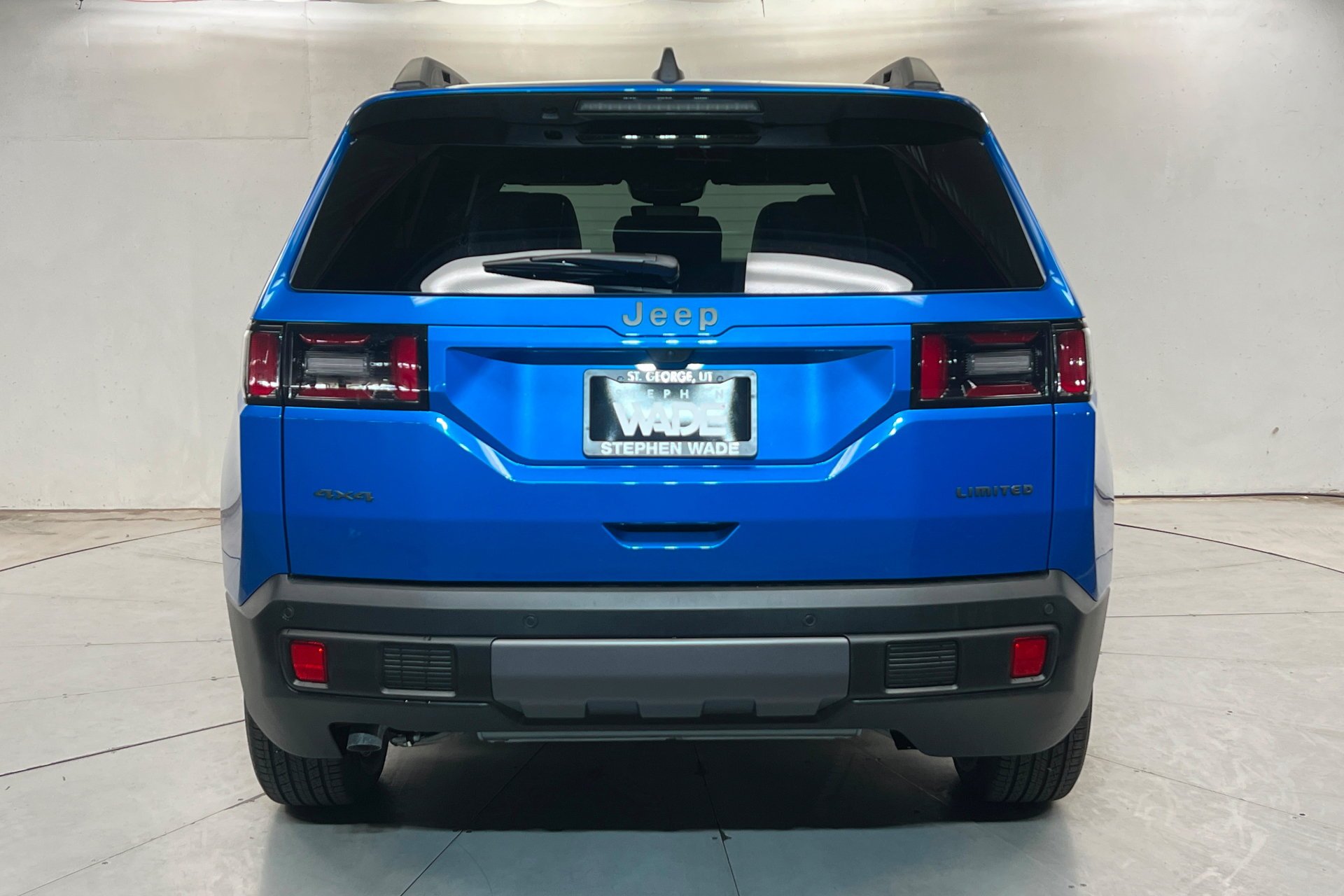 New 2026 Hydro Blue Pearl-Coat Exterior Paint Jeep Limited image 5