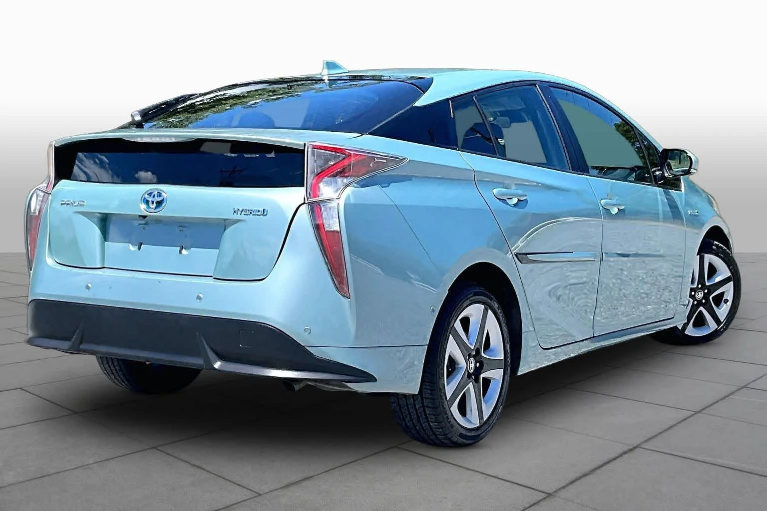 Used 2017 Sea Glass Pearl Toyota Three Touring image 13