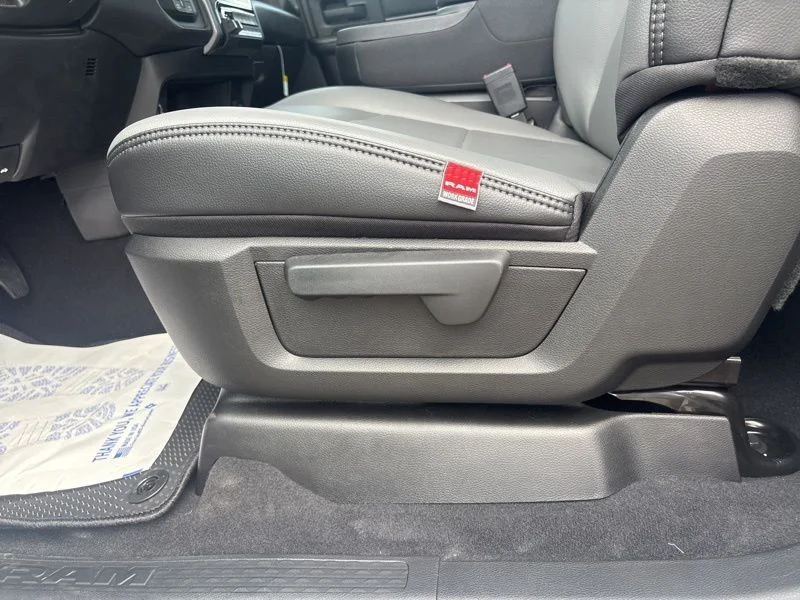 2025 RAM 2500 Tradesman - Photo 12