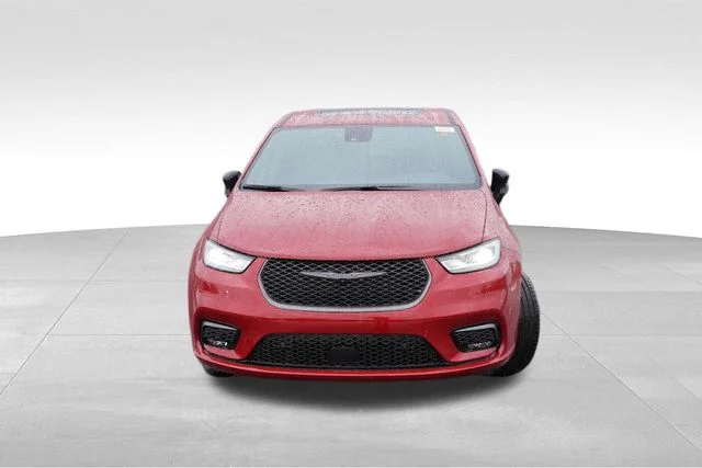 New 2026 Red Hot Pearl-Coat Exterior Paint Chrysler Select image 8