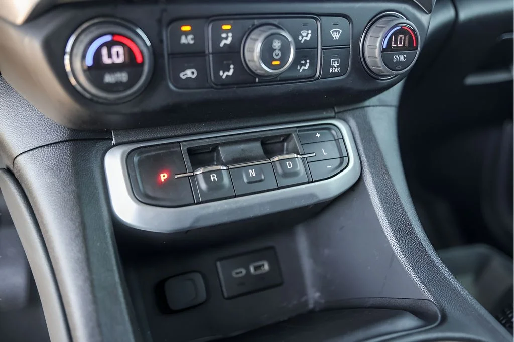 Used 2023 Silver GMC SLE image 22