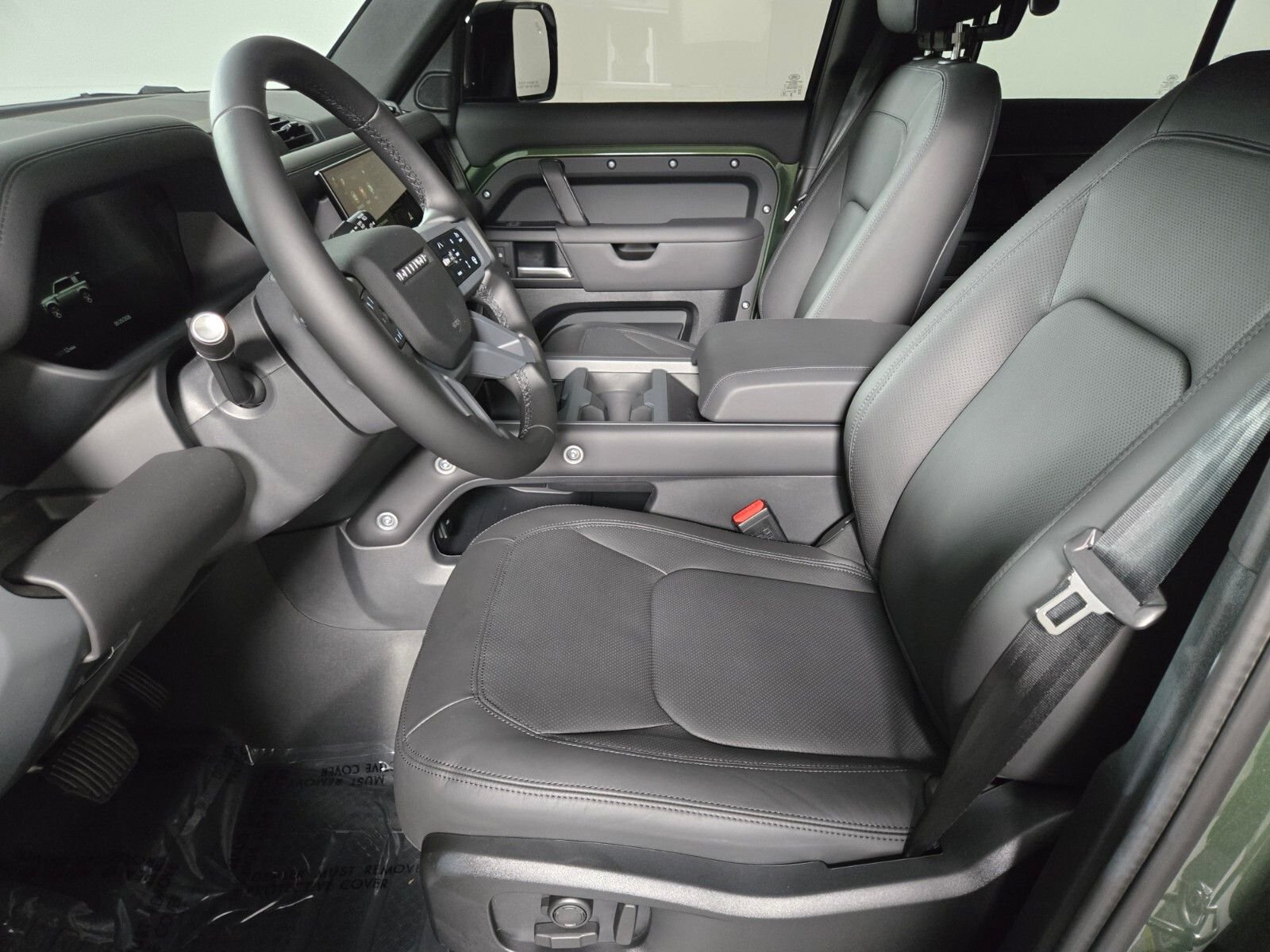 New 2026 Woolstone Green Land Rover X-Dynamic SE image 11