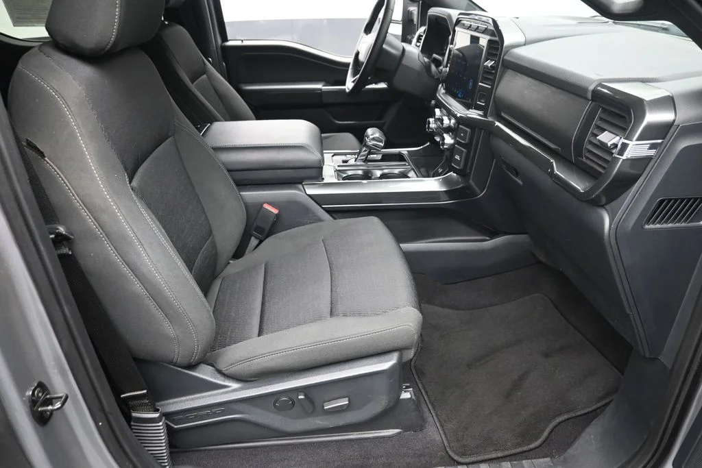 Used 2023 Silver Ford XLT image 9