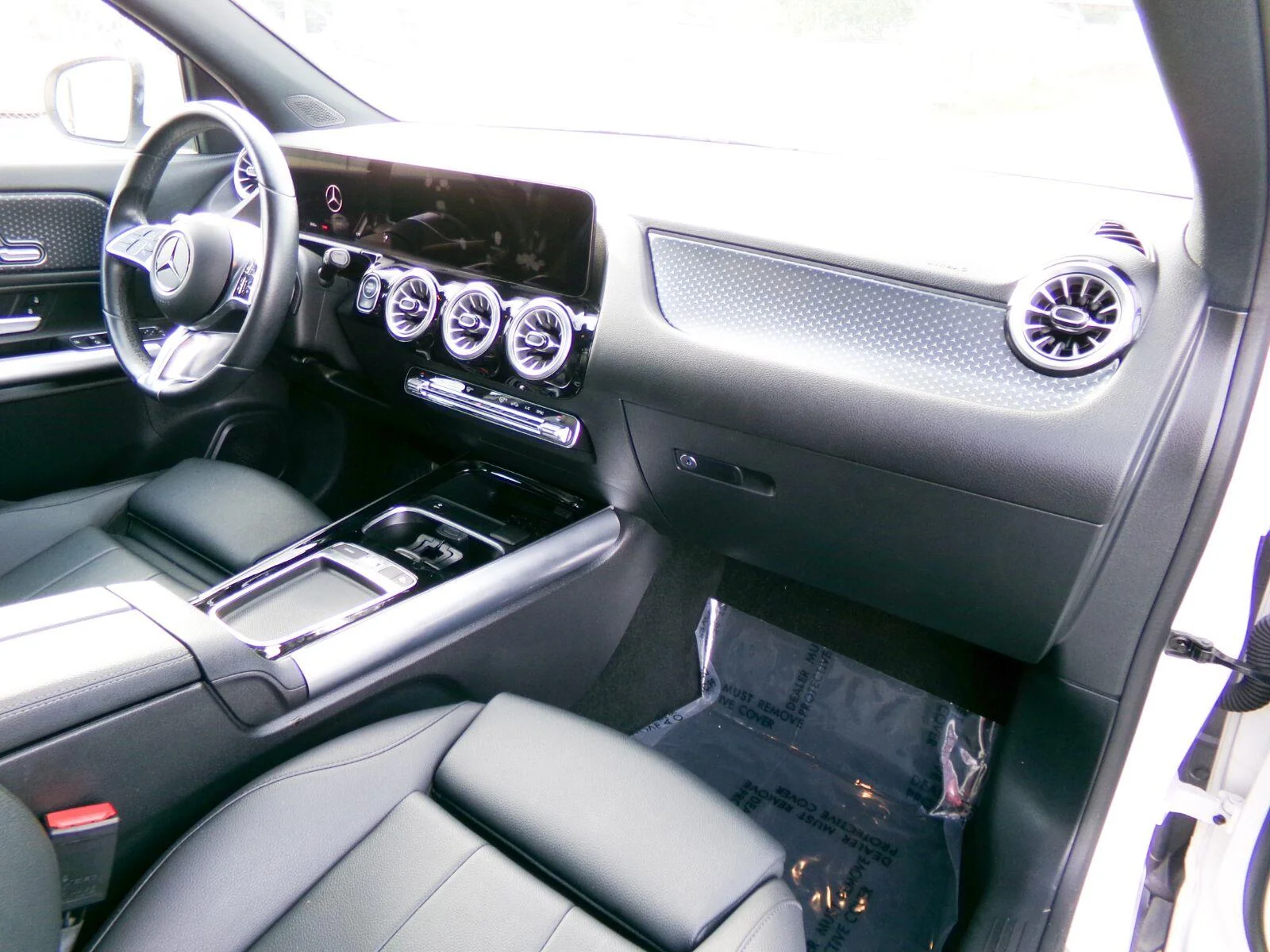 Used 2025 Polar White Mercedes-Benz GLA 250 image 16