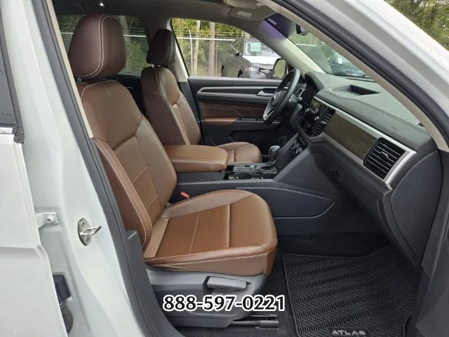 Used 2022 Pure White Volkswagen 3.6L V6 SE W/TECHNOLOGY image 20