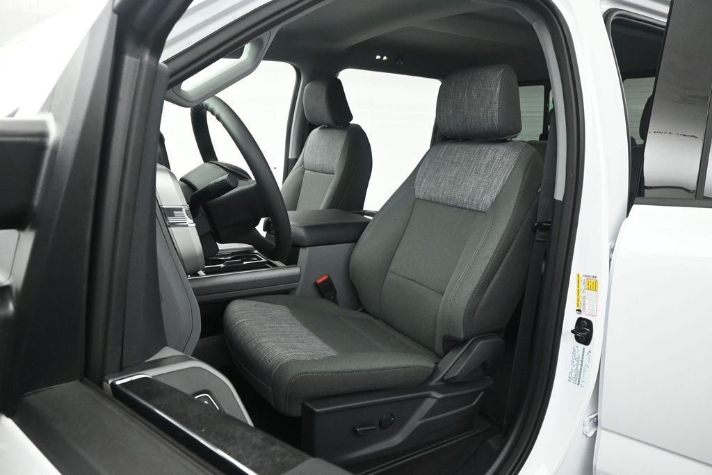 New 2026 Oxford White Ford XLT image 8