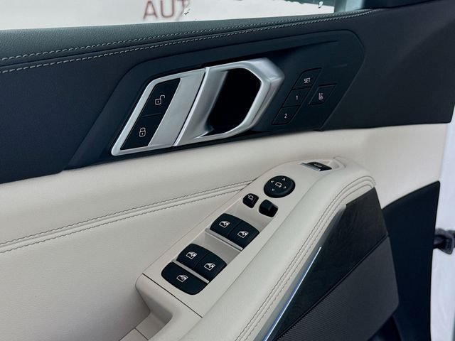New 2026 White Metallic BMW xDrive50e image 18