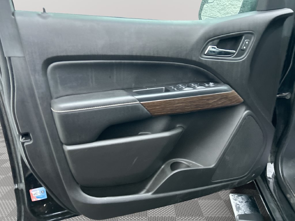 Used 2018 Black GMC Denali image 23