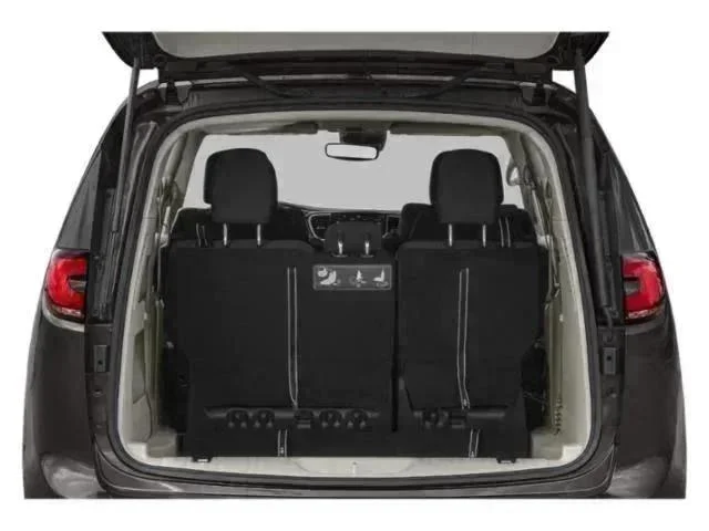 Used 2023 White Chrysler Limited image 11