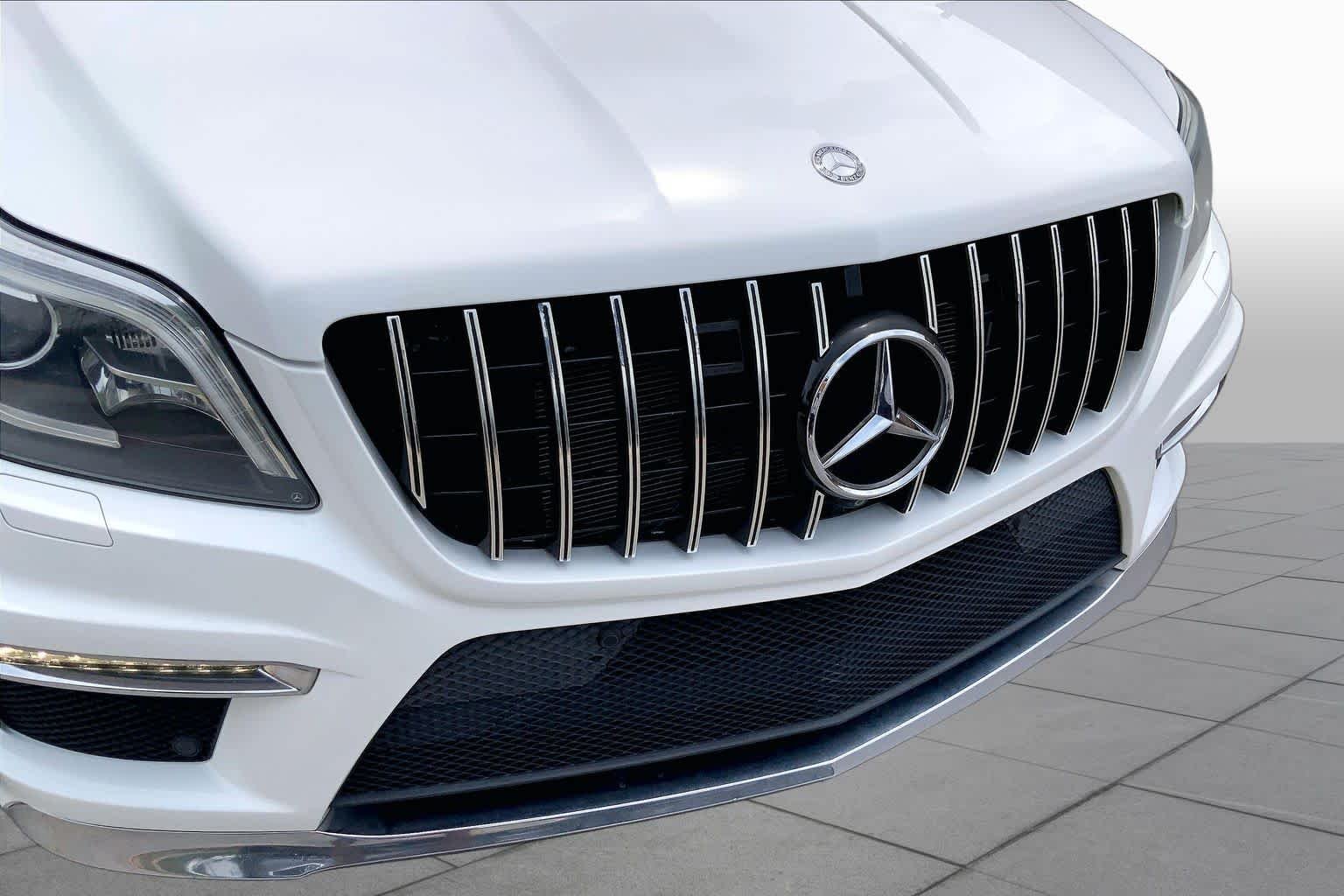 Used 2014 Polar White Mercedes-Benz GL 550 image 30