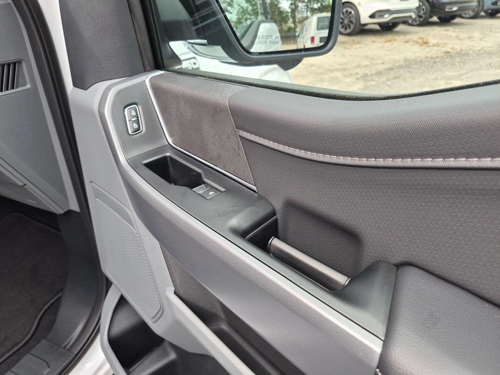 New 2026 Oxford White Ford XLT image 31