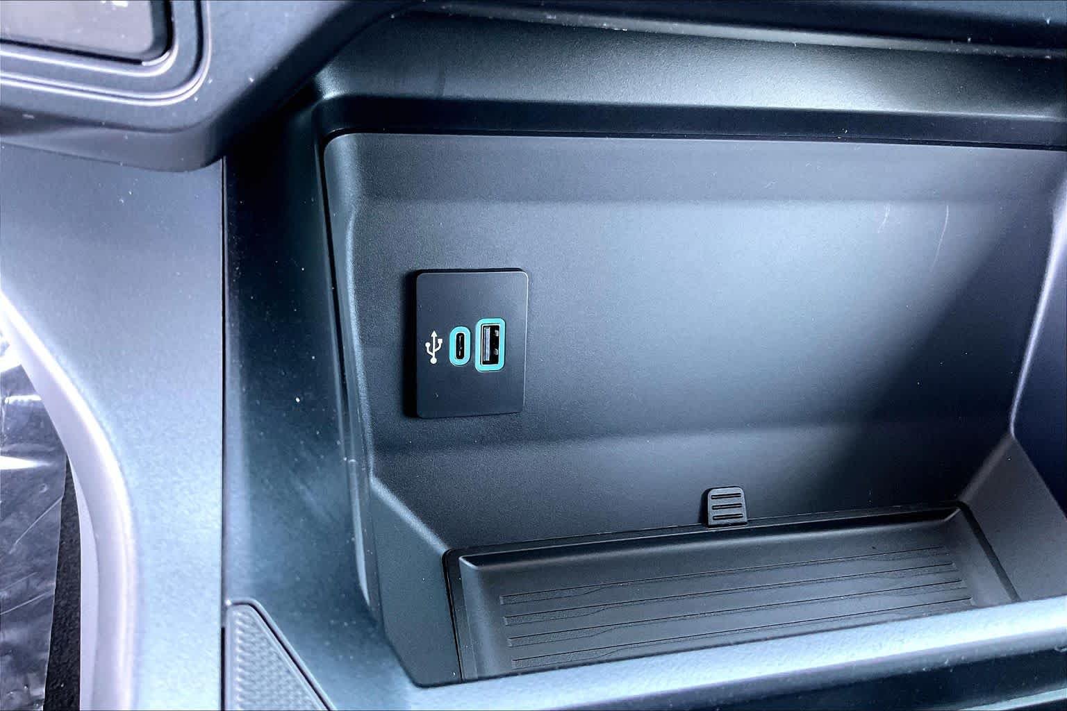 New 2026 Carbonized Gray Metallic Ford F-250® XLT image 14
