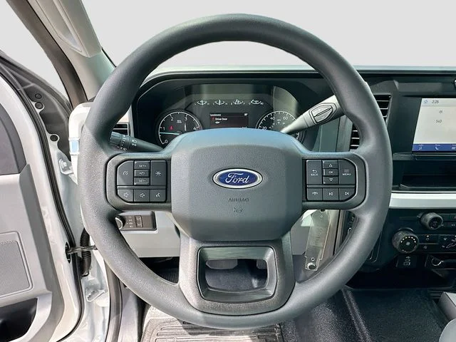 New 2026 Oxford White Ford XL image 7