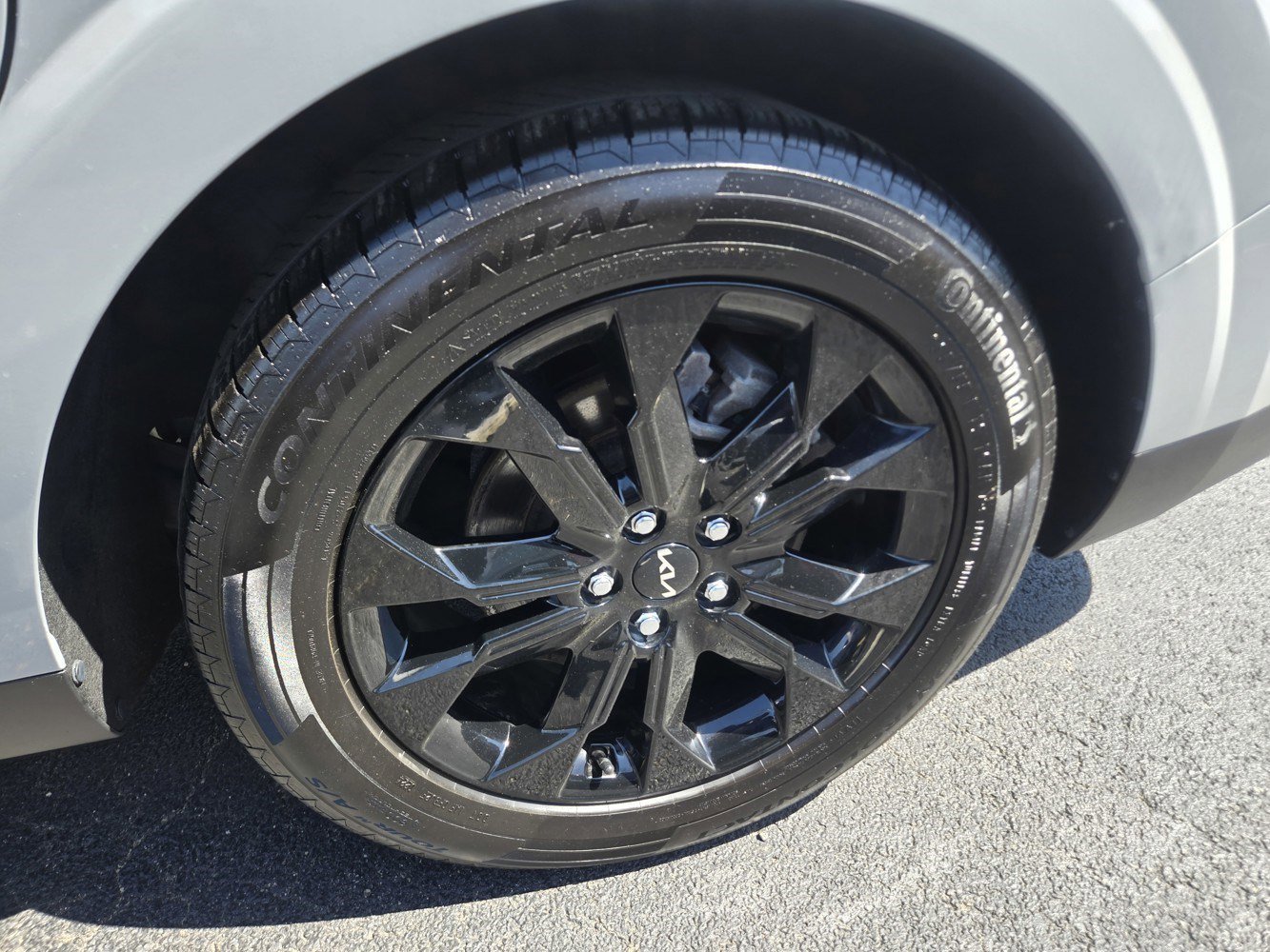 Used 2022 Ceramic Silver Kia SX image 48