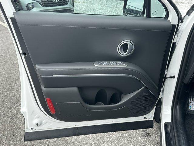New 2026 Creamy White Pearl Hyundai SEL 7P image 10