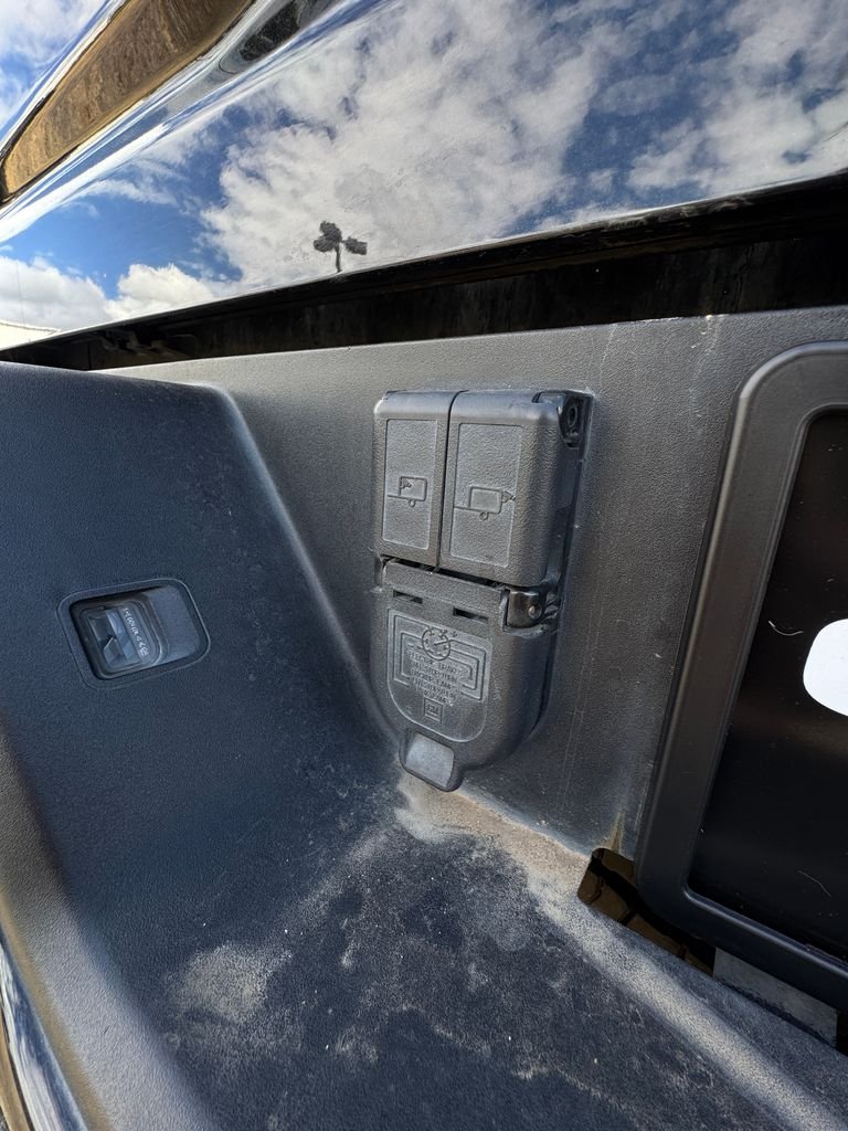 Used 2022 Ebony Twilight Metallic GMC Denali image 14