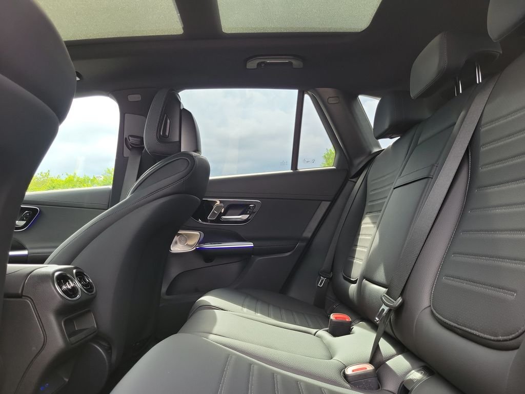 New 2027 Verde Silver Metallic Mercedes-Benz GLC 300 image 10