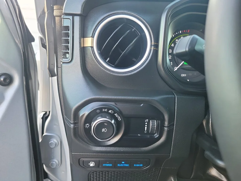 Certified Used 2024 Silver Jeep Sahara 4xe image 31