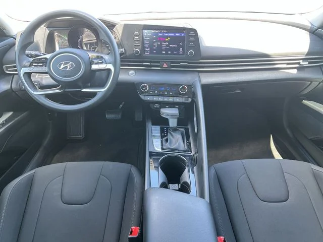 Used 2023 White Hyundai Blue image 17